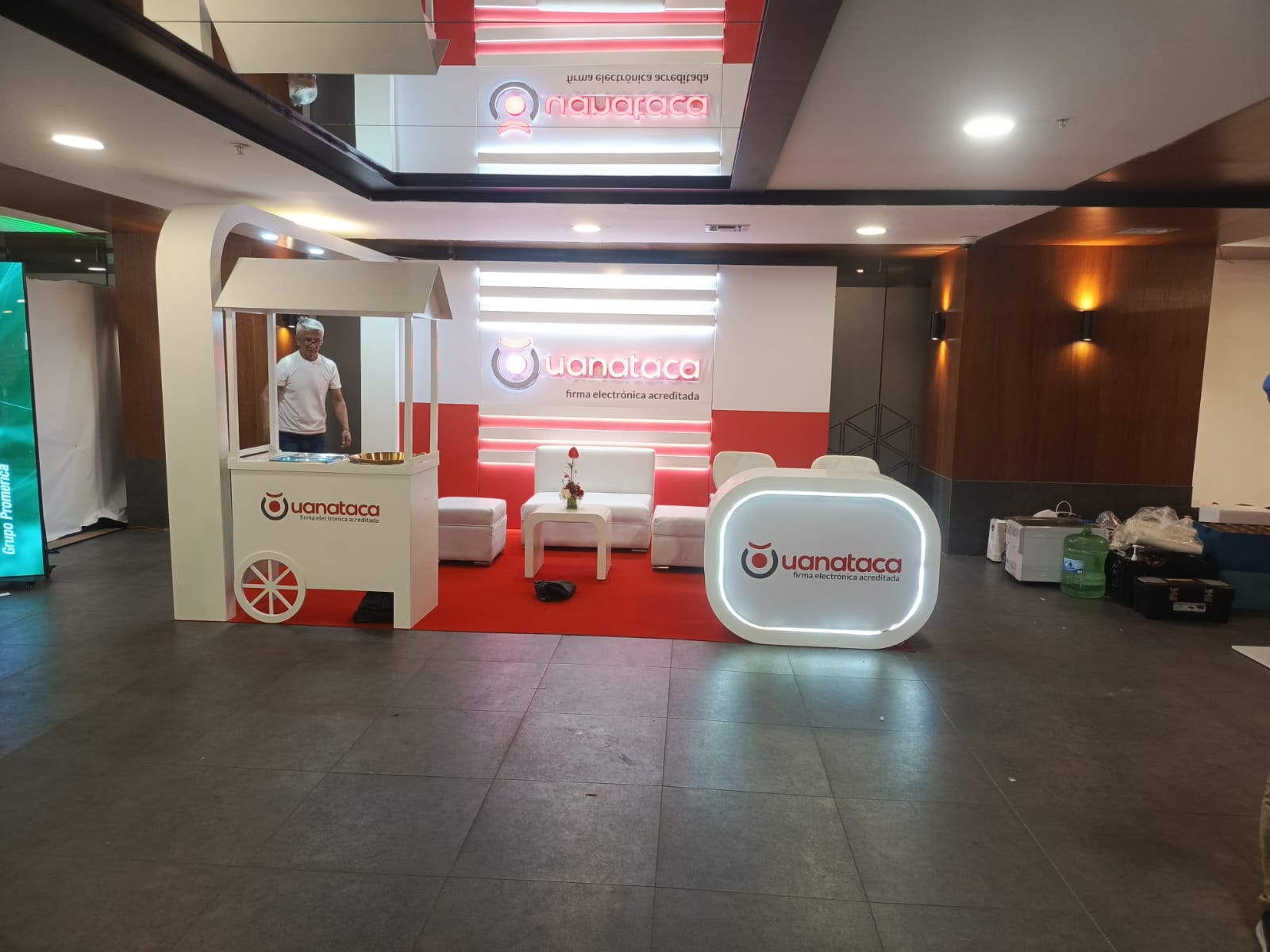 Stand corporativo fabricado e instalado por Creaimagen