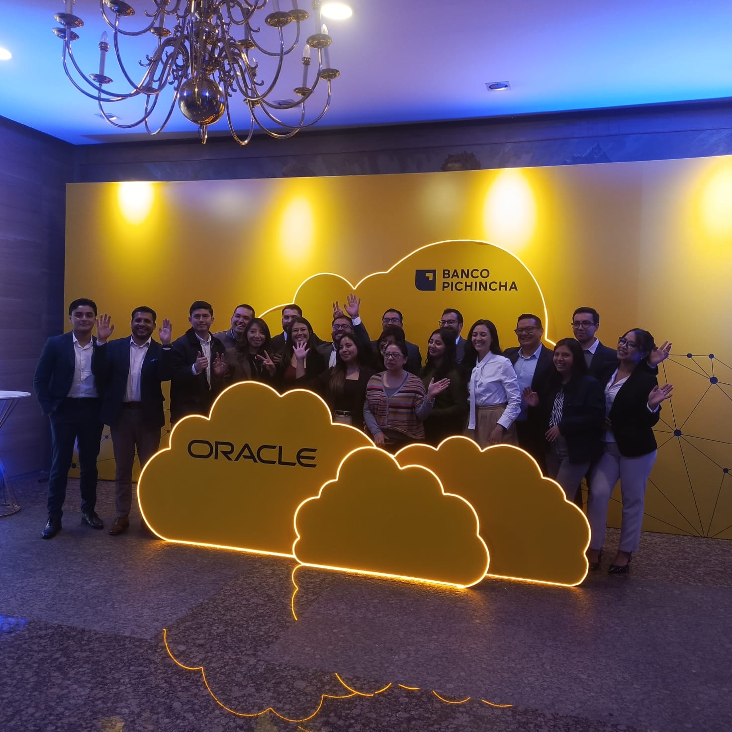 Producción de escenario corporativo realizada por Creaimagen